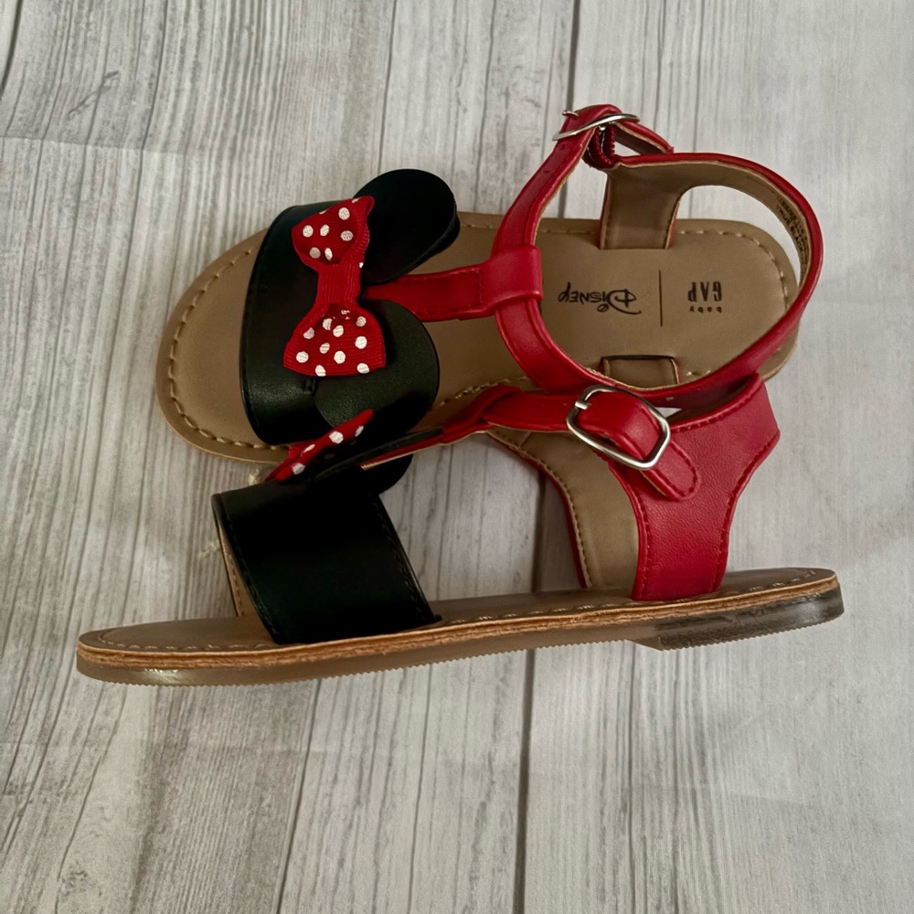 Girl’s Disney Mickey Mouse Sandals Gap size 10 BRAND NEW!